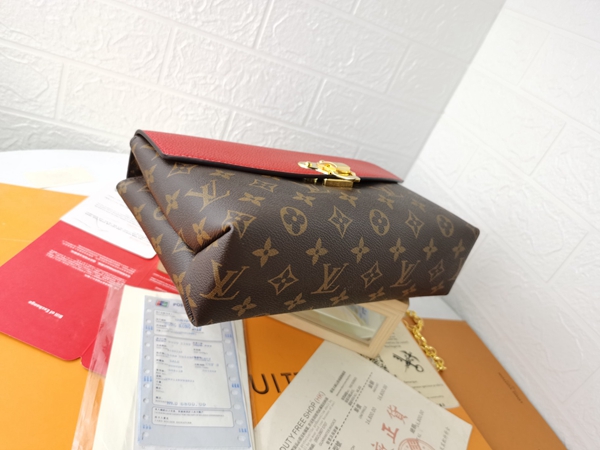 ルイヴィトンバッグ素材ディテール